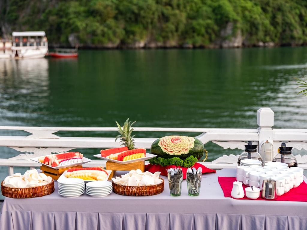 Amanda Cruise
