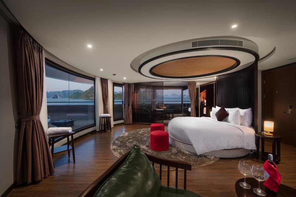 Scarlet Pearl Cruise